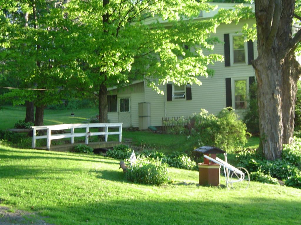 Kountry Living Bed And Breakfast Oneonta Exterior photo